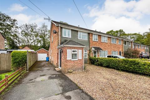 3 bedroom end of terrace house for sale, Pine Tree Walk, Poole BH17