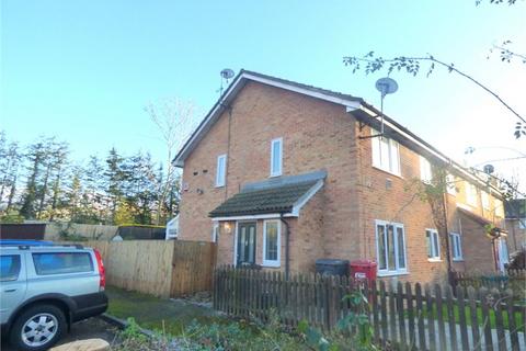 1 bedroom end of terrace house to rent, Meadowbrook Close, Colnbrook, SL3