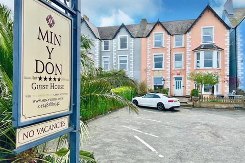 2 bedroom house for sale, Promenade, Llanfairfechan