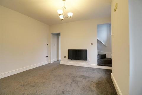 3 bedroom semi-detached house to rent, Upper Landywood Lane, Cheslyn Hay, Walsall