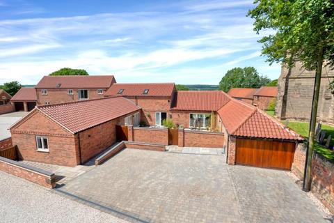 3 bedroom detached house for sale, Church Close, Kneeton