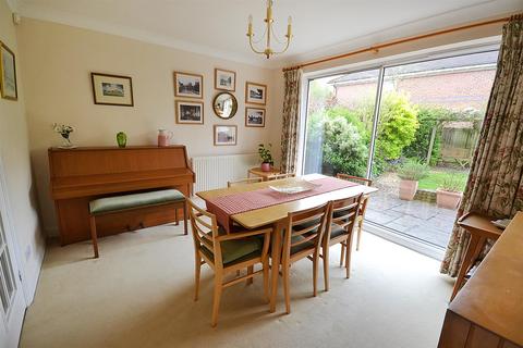 4 bedroom detached house for sale, Covent Gardens, Upper Saxondale, Nottingham