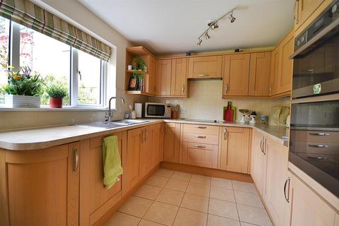 4 bedroom detached house for sale, Covent Gardens, Upper Saxondale, Nottingham