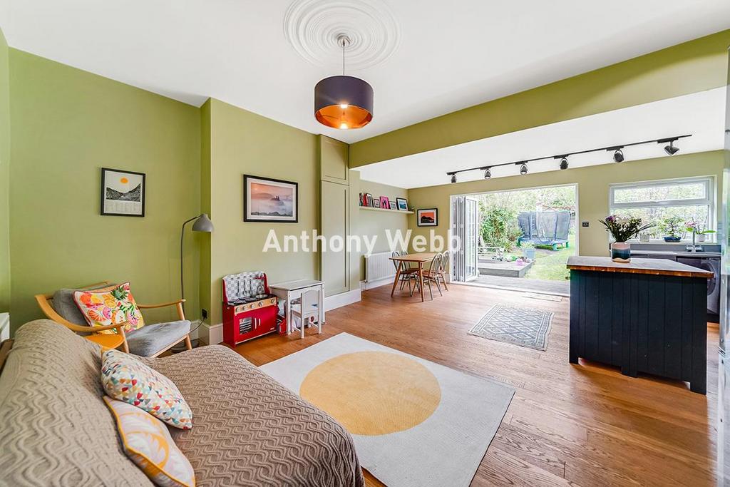 Burford Gardens, Palmers Green, N13 4 bed terraced house £875,000