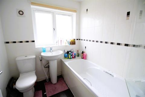 3 bedroom semi-detached house for sale, Coleshill Way, Bradford BD4