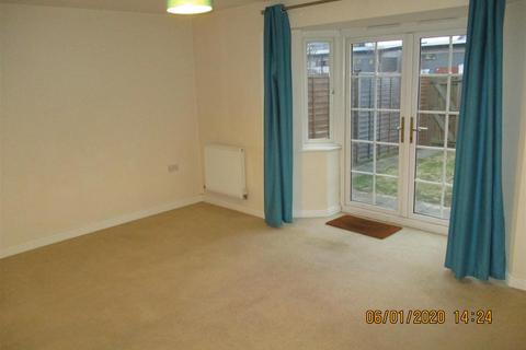 3 bedroom townhouse to rent, Drage Close, Lutterworth