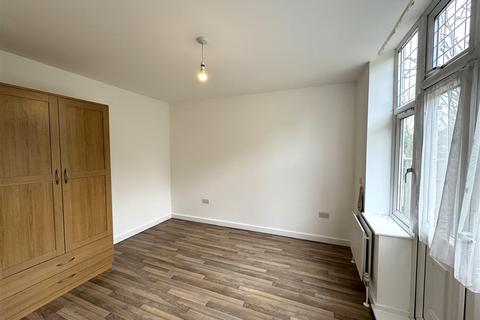 2 bedroom apartment to rent, Eversfield Gardens, Mill Hill, NW7