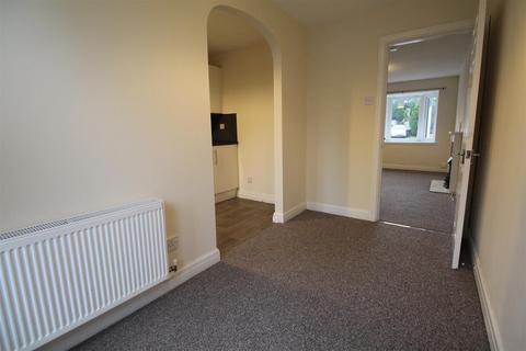 2 bedroom mews to rent, Beaumont Chase, Bolton