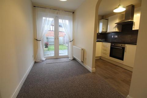 2 bedroom mews to rent, Beaumont Chase, Bolton
