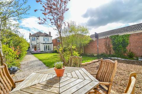 3 bedroom detached house for sale, Eaton Road, Leigh-on-Sea SS9
