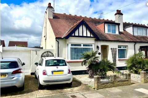 3 bedroom chalet for sale, MADEIRA AVENUE, Leigh-On-Sea