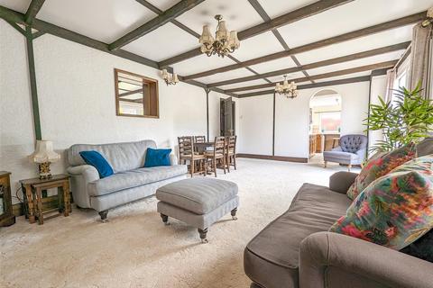 3 bedroom chalet for sale, MADEIRA AVENUE, Leigh-On-Sea