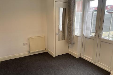 2 bedroom flat to rent, The Rise, London