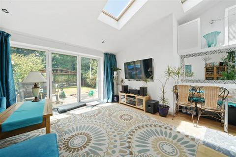4 bedroom semi-detached house for sale, Sherrick Green Road, Dollis Hill