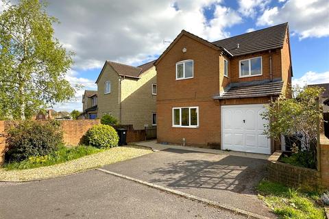 5 bedroom detached house for sale, Sandown Drive, Cepen Park South, Chippenham