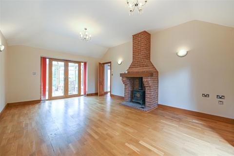 2 bedroom detached bungalow for sale, Brittens Lane, Fontwell