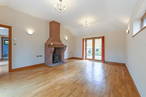 2 bedroom detached bungalow for sale, Brittens Lane, Fontwell