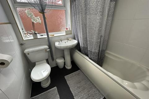 15 Birch Drive, Lees, Oldham, OL4 5DX