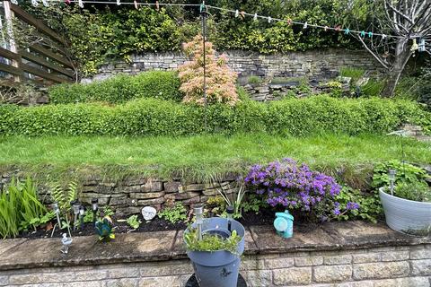 15 Birch Drive, Lees, Oldham, OL4 5DX