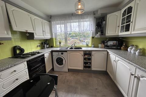 15 Birch Drive, Lees, Oldham, OL4 5DX