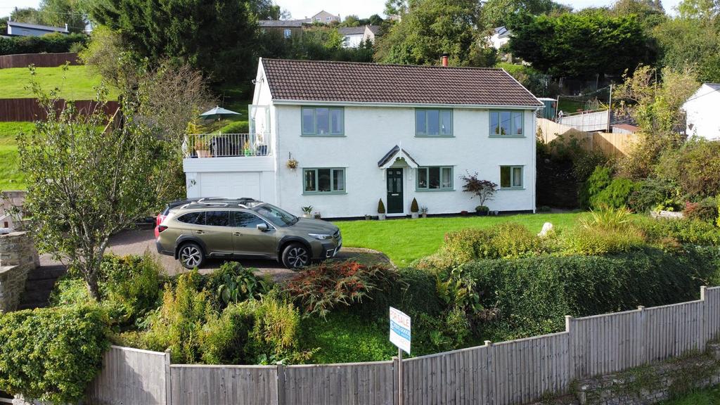 Morse Road, Drybrook GL17 4 bed detached house for sale £460,000