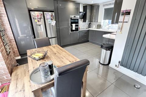 30 Hadfield Drive, Black Notley, Braintree, CM77 8XW