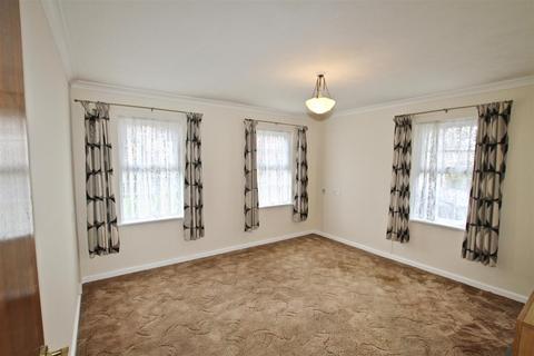 2 bedroom retirement property for sale, Lucam Lodge, The Garners, Rochford
