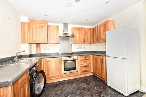 2 bedroom flat for sale, Woollens Grove, Hoddesdon EN11