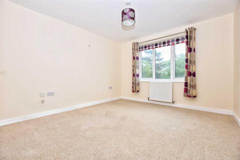 2 bedroom flat for sale, Woollens Grove, Hoddesdon EN11
