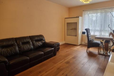 2 bedroom flat to rent, Uxbridge Road, Stanmore
