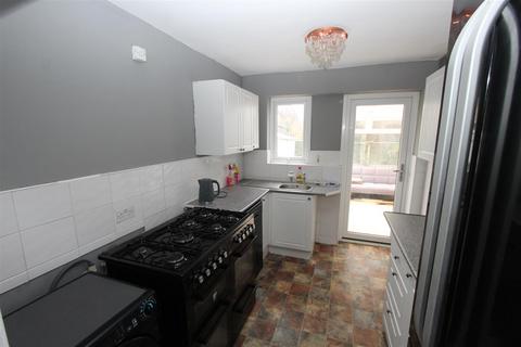3 bedroom semi-detached house to rent, Highview Close, Boughton-Under-Blean, Faversham