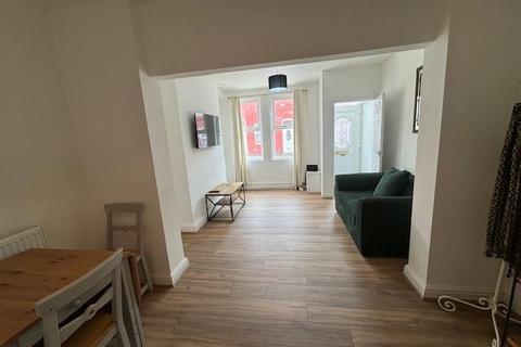 2 bedroom terraced house to rent, Goswell Street, Liverpool