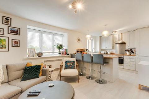 2 bedroom apartment to rent, Heath Court, Stanley Close, New Eltham, SE9 2BB