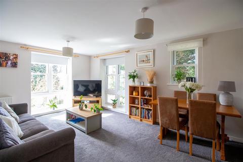 2 bedroom flat for sale, Chapman Way, Haywards Heath