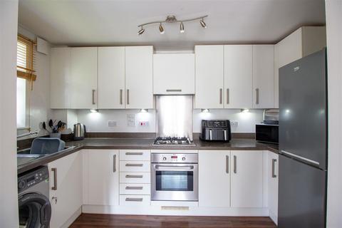 2 bedroom flat for sale, Chapman Way, Haywards Heath