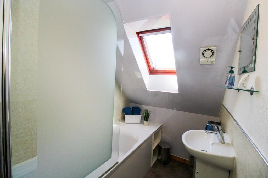 BATHROOM (1)-2.jpg
