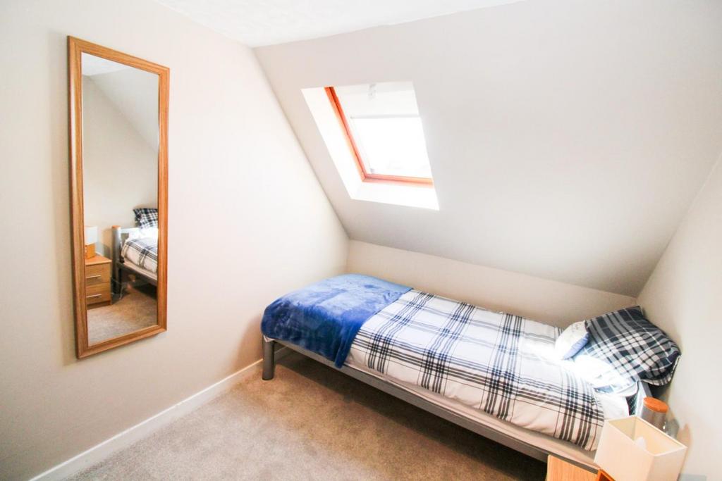 BEDROOM TWO (1)-2.jpg