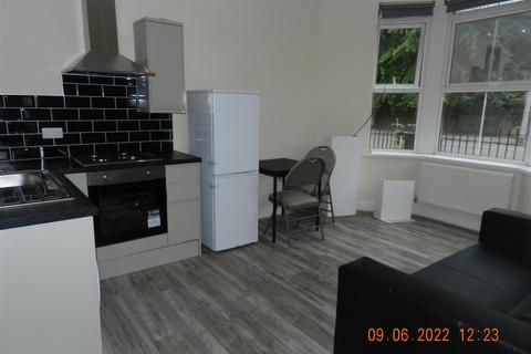 1 bedroom apartment to rent, Colum Road, Cathays, Cardiff