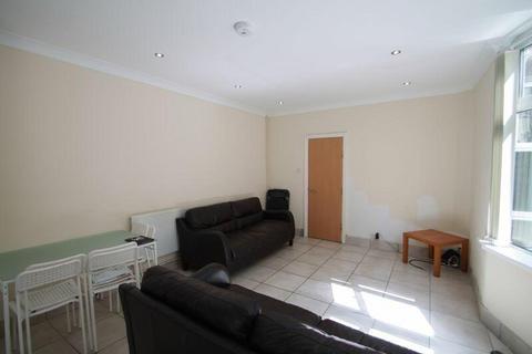 6 bedroom terraced house to rent, Cathays Terrace, Cardiff