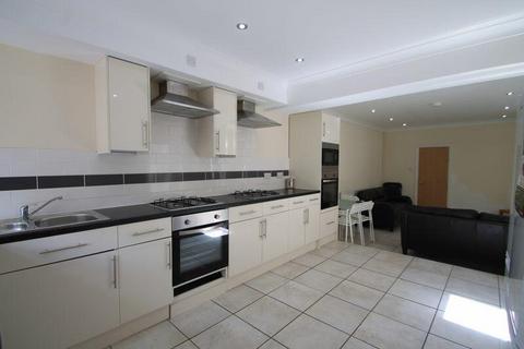 6 bedroom terraced house to rent, Cathays Terrace, Cardiff