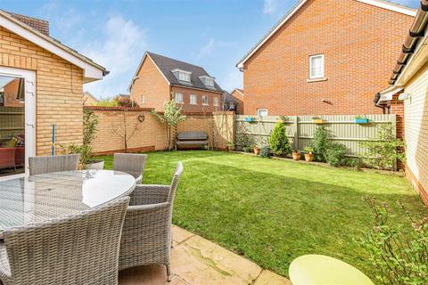 4 bedroom detached house for sale, Chamomile Close, Red Lodge IP28