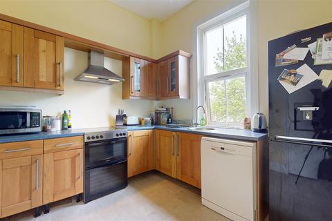 2 bedroom flat for sale, Wells Road, Knowle, Bristol
