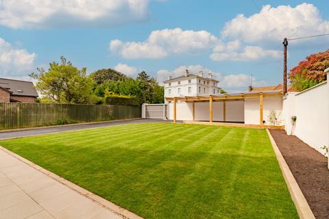 17 Albert Drive, Cheltenham, GL52 3JH