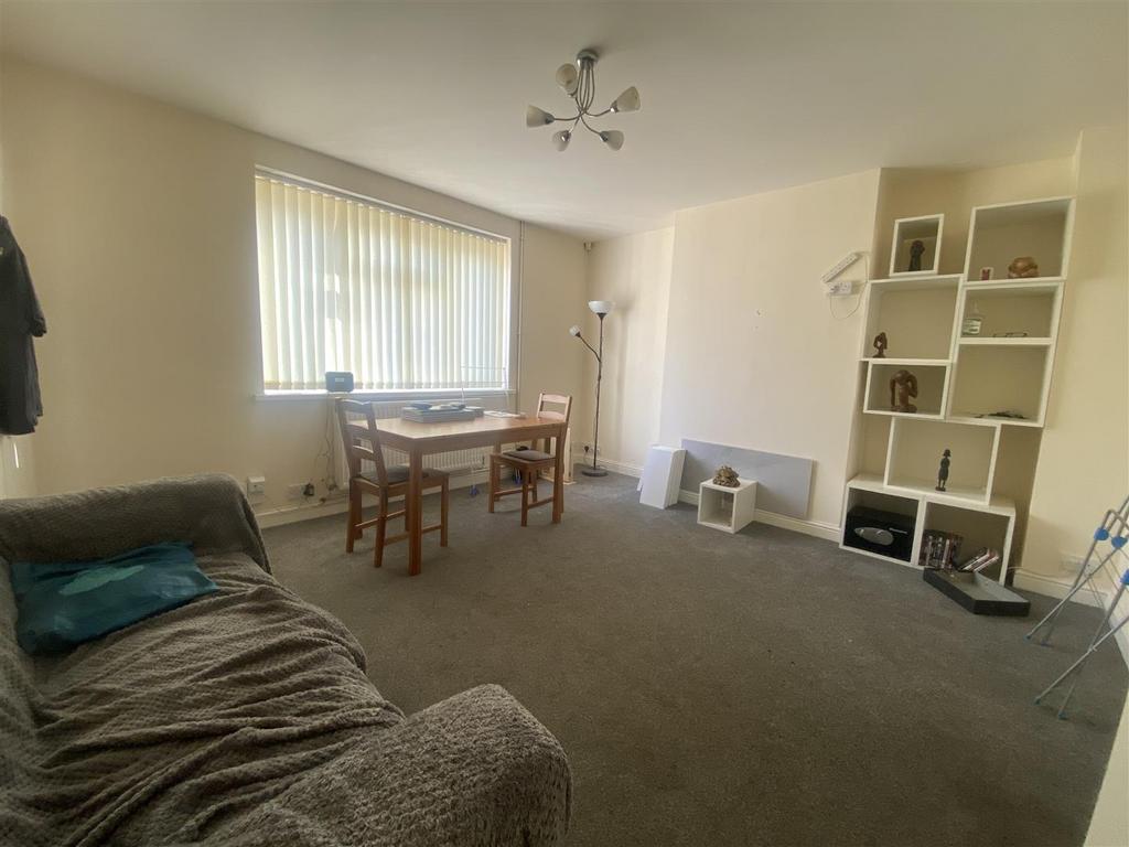 Sutherland Road, Cradley Heath 2 bed semidetached house for sale £
