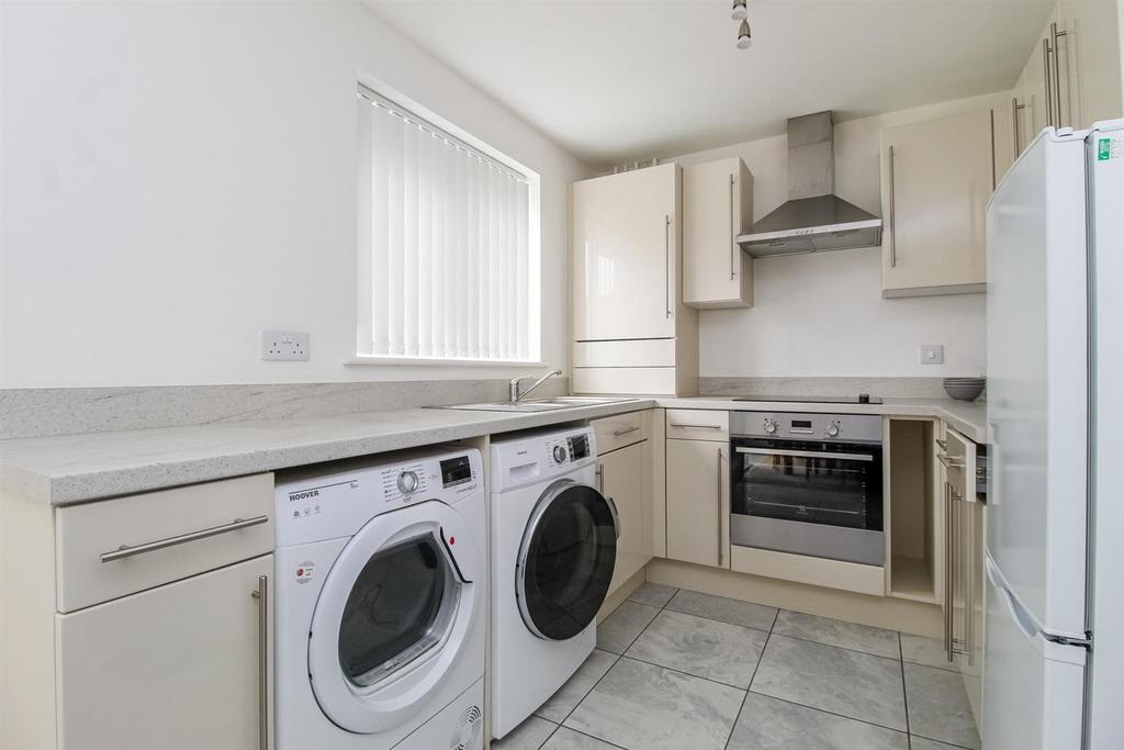 Bottle Kiln Rise, Wakefield WF1 3 bed semidetached house for sale £