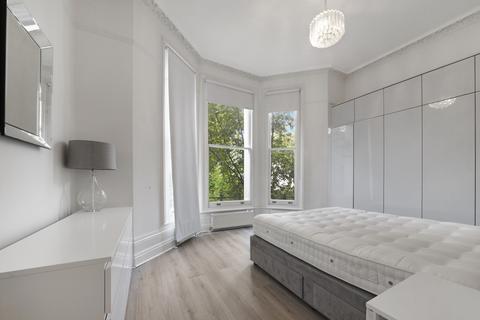 2 bedroom flat to rent, Redcliffe Gardens, SW10