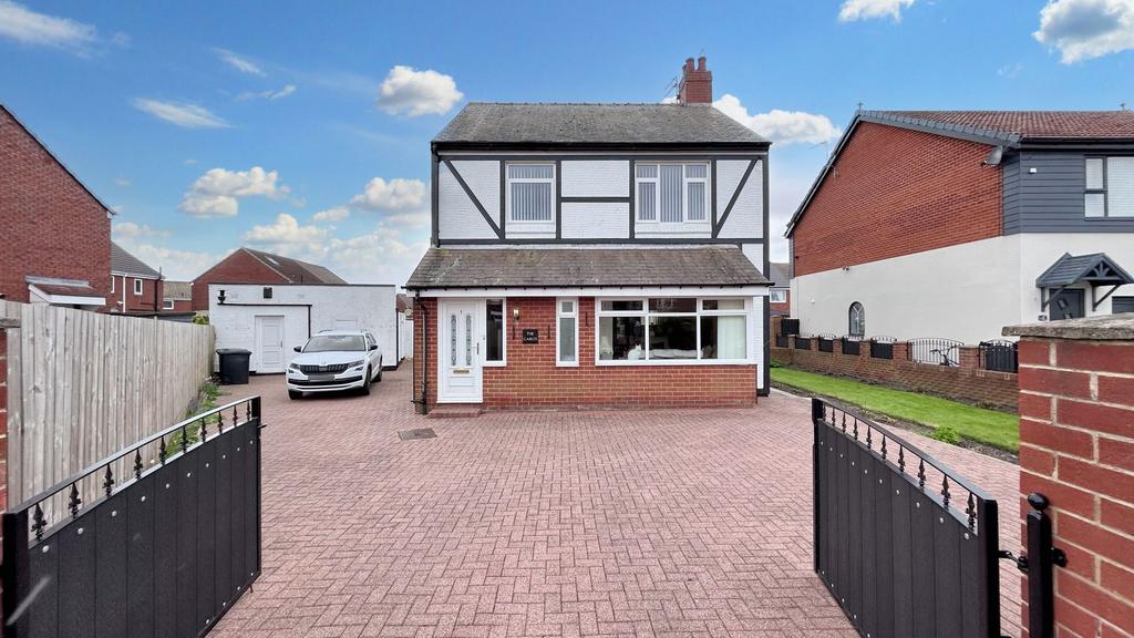 North Crescent, Choppington, Northumberland, NE62 5JH 3 bed detached