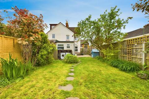 52 Spencers Road, Horsham, RH12 2JG