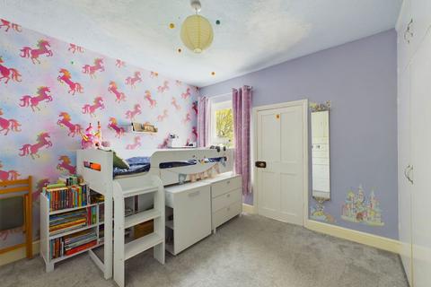 52 Spencers Road, Horsham, RH12 2JG