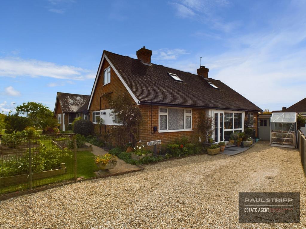 Tollgates, Battle, TN33 4 bed detached bungalow £525,000